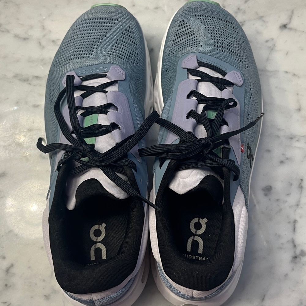 On Running Cloudstratus 3 Size 9.5 NEW - Picture 13 of 15
